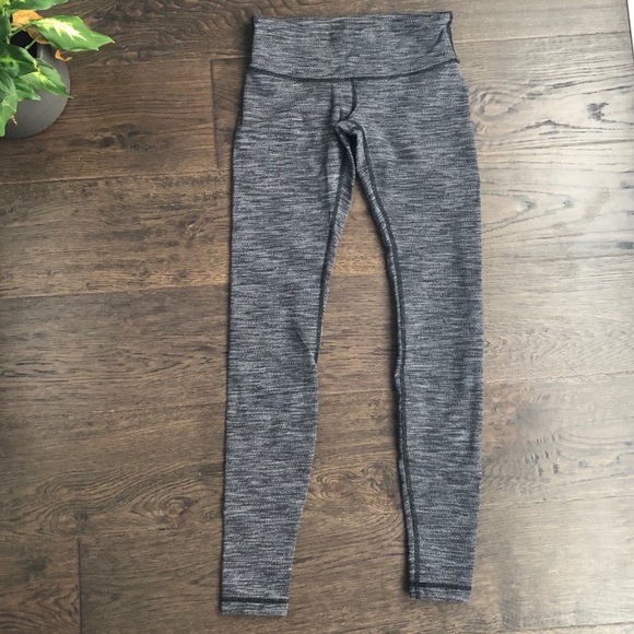 lululemon Wunder Under Luon 28” tight LR
